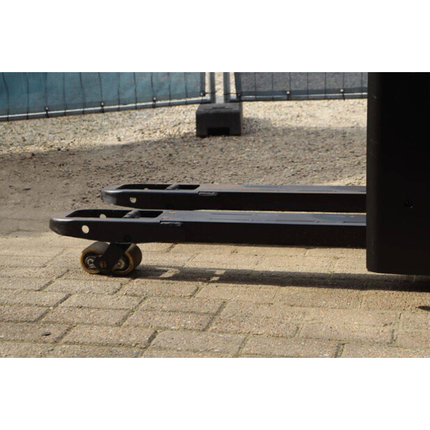 2015 BT SWE140L-46413270