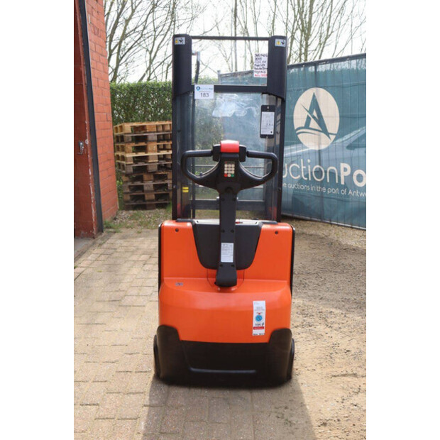 2015 BT SWE140L-46413275