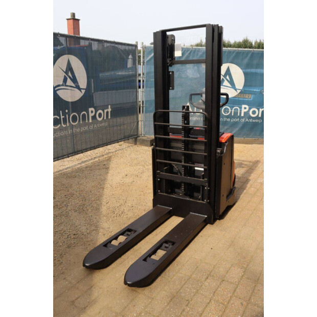 2015 BT SWE140L-46413279