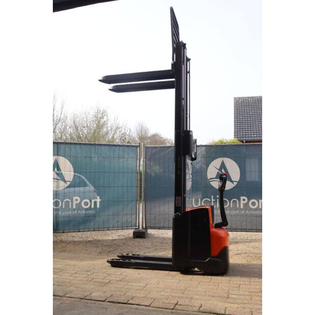 2015 BT SWE140L-46413290