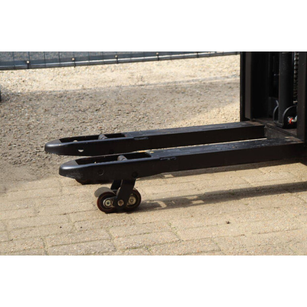 2015 BT SWE140L-46413292