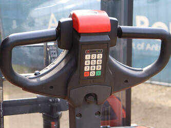 2015-bt-swe140l-1439319-46413306