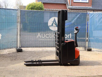 صورة ل مكدس البليت 2015 بي تي SWE140L