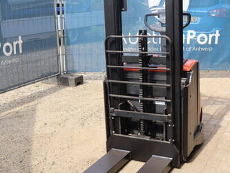 2015-bt-swe140l-1439321-46413349