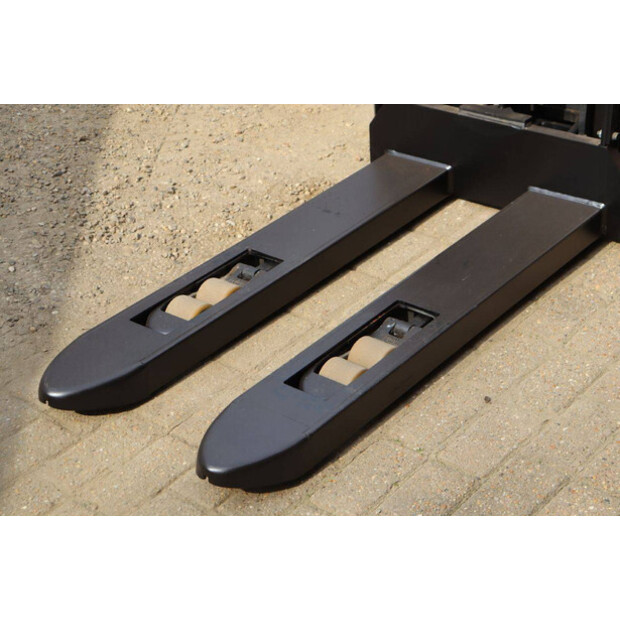 2015 بي تي SWE140L-46413350