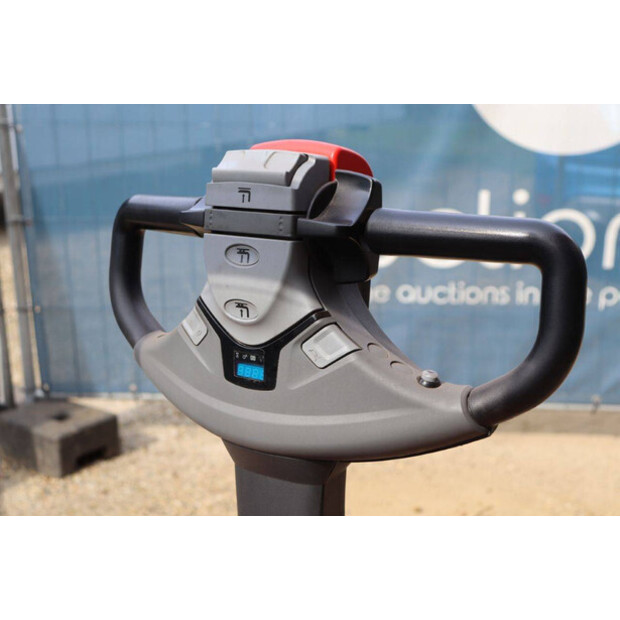 2015 بي تي SWE140L-46413354