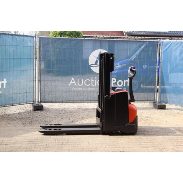 2022 تويوتا SWE200D-46413363