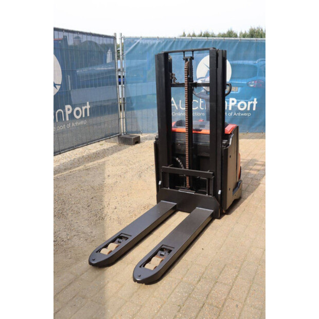 2022 تويوتا SWE200D-46413370