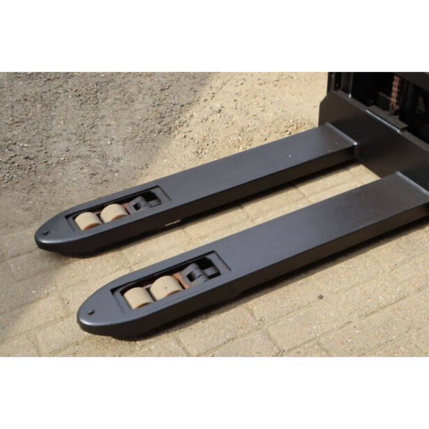 2022 تويوتا SWE200D-46413371