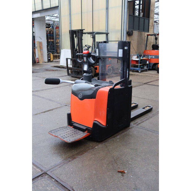 2016 BT SPE200D-46413599