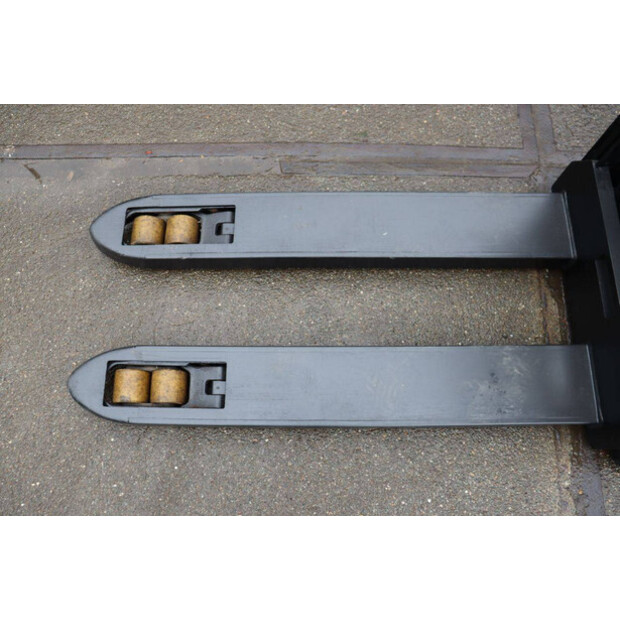 2016 BT SPE200D-46413604