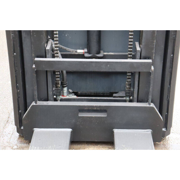 2016 BT SPE200D-46413606