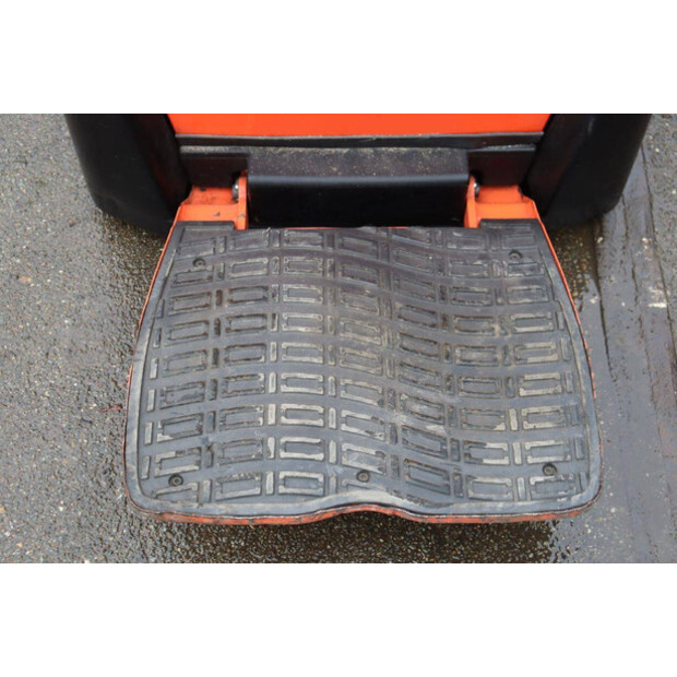 2016 BT SPE200D-46413608