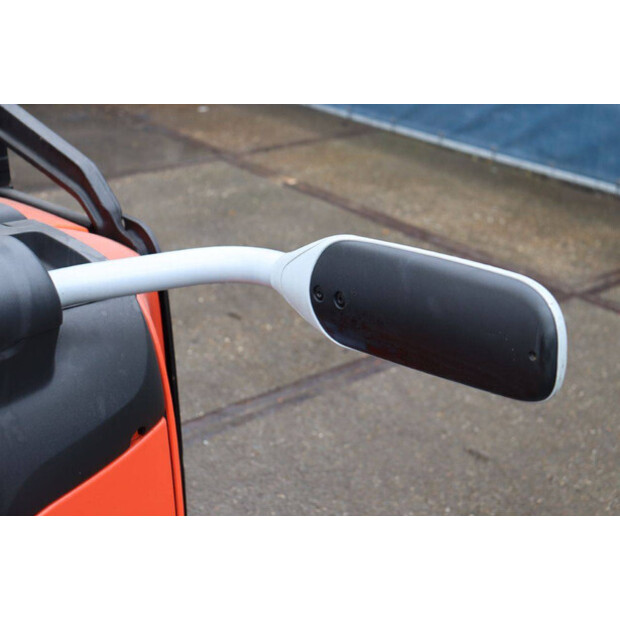 2016 BT SPE200D-46413609