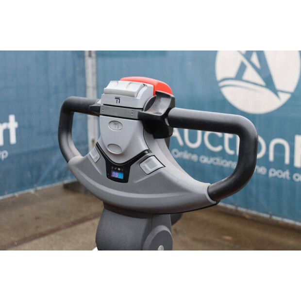 2016 BT SPE200D-46413615