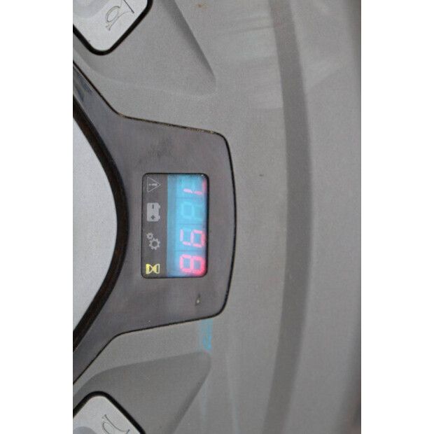 2016 BT SPE200D-46413624