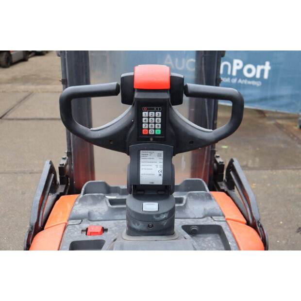 2018 تويوتا SPE140-46413642