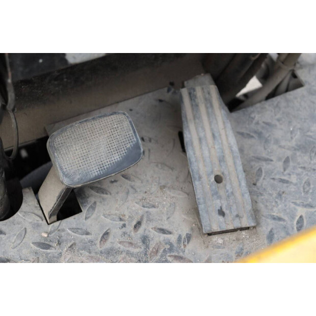 1998 Komatsu FB20M-2E-46413723