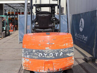 2009-toyota-7fbmf30-1439335-46413738