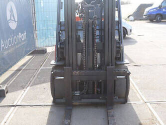 2009-toyota-7fbmf30-1439335-46413741