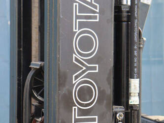 2009-toyota-7fbmf30-1439335-46413745