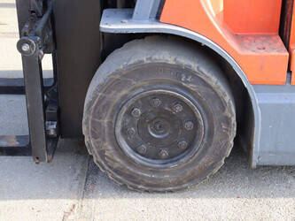 2009-toyota-7fbmf30-1439335-46413747