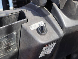 2009-toyota-7fbmf30-1439335-46413758