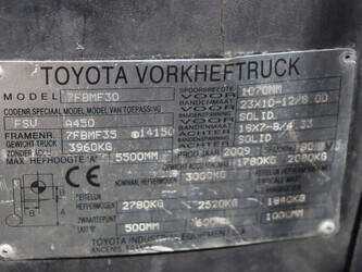 2009-toyota-7fbmf30-1439335-46413767