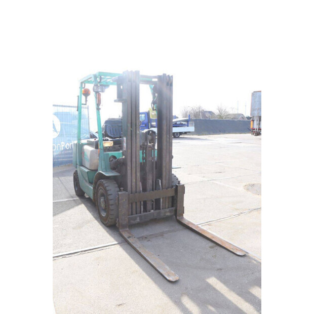 1997 MITSUBISHI FD25-46413778