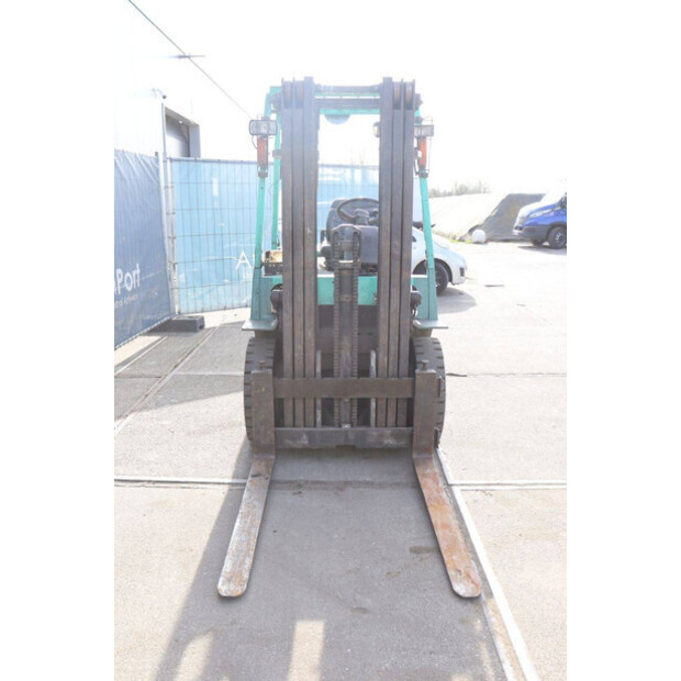 1997 MITSUBISHI FD25-46413779