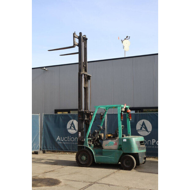 1997 MITSUBISHI FD25-46413810