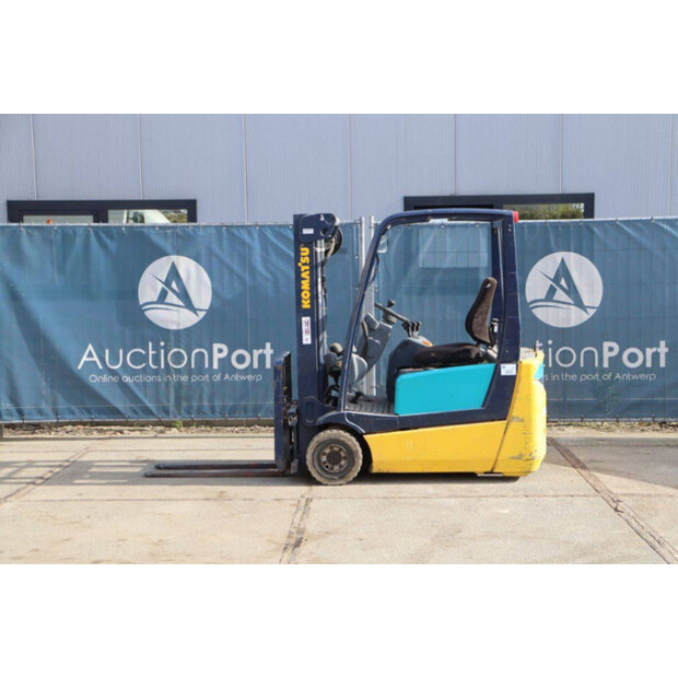 كوماتسو FB16M-46413813