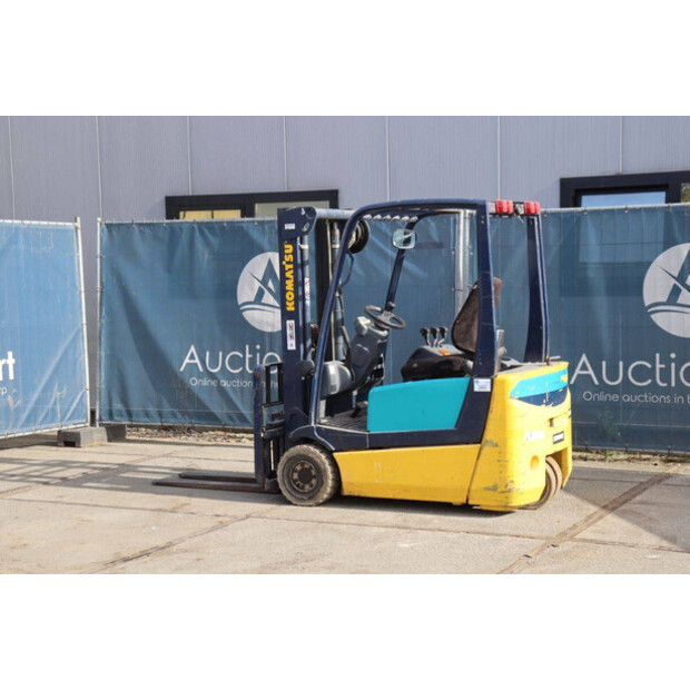 كوماتسو FB16M-46413814