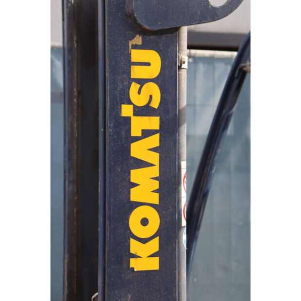 كوماتسو FB16M-46413823