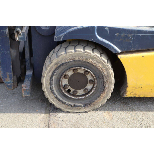 كوماتسو FB16M-46413824