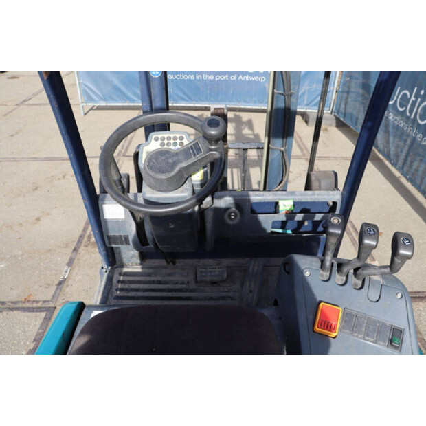 كوماتسو FB16M-46413827