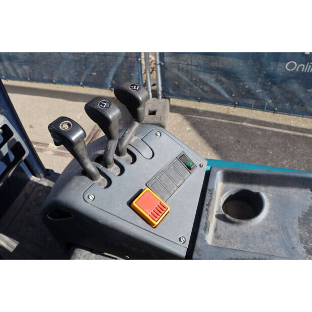 كوماتسو FB16M-46413836