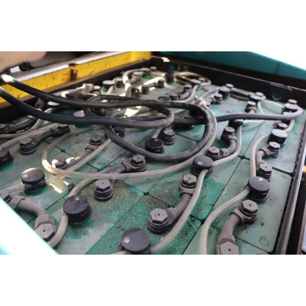 كوماتسو FB16M-46413839