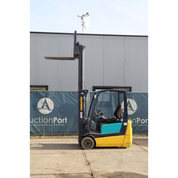 كوماتسو FB16M-46413840