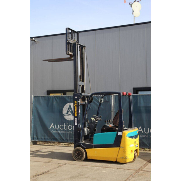 كوماتسو FB16M-46413842