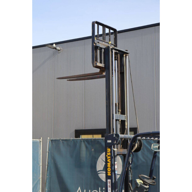 كوماتسو FB16M-46413843