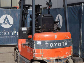 2009-toyota-7fbmf18-1439344-46414050