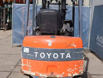 2009-toyota-7fbmf18-1439344-46414051