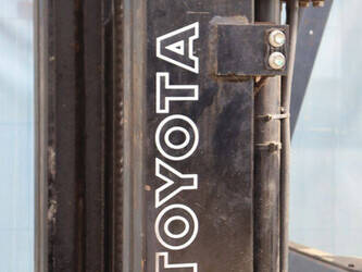 2009-toyota-7fbmf18-1439344-46414058