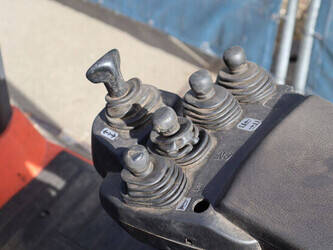 2009-toyota-7fbmf18-1439344-46414075