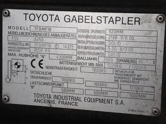 2009-toyota-7fbmf18-1439344-46414076