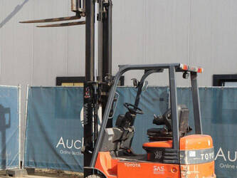 2009-toyota-7fbmf18-1439344-46414082