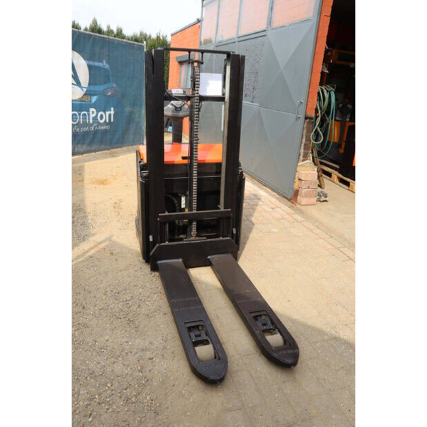 2021 تويوتا SWE 2000-46414142