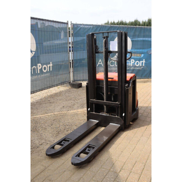 2021 تويوتا SWE 2000-46414144