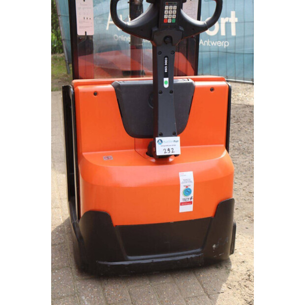 2021 تويوتا SWE 2000-46414147